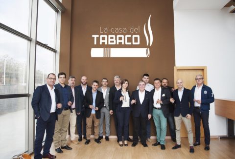 Distribución de puros nicaragüenses hechos a mano