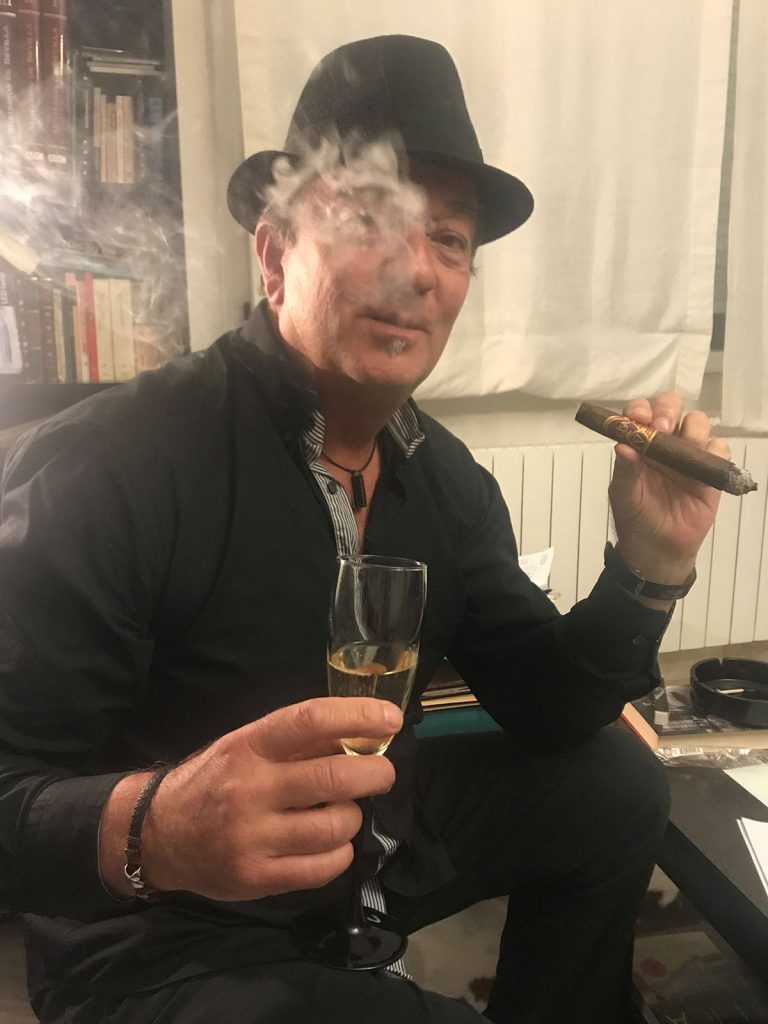 LUIS MIGUEL MUÑOZ OLIVA CIGARS LIBRO